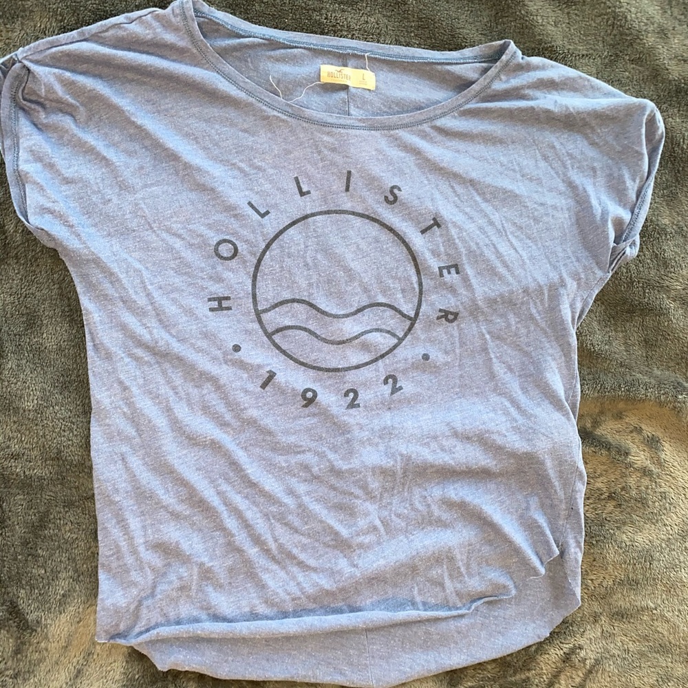 Hollister t-shirt
